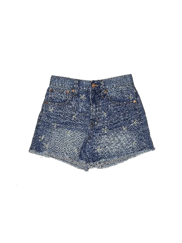 Women's Printed Tropical Patterned Shorts in Turquoise for a Beachy and Fun LookMid-Rise Denim Shorts in Light Wash