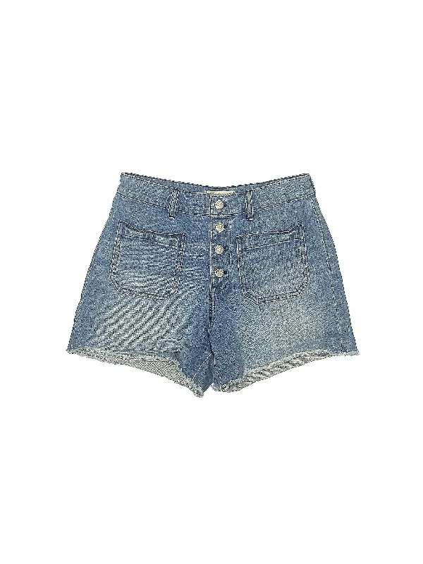 Mid-Rise Denim Shorts in Medium Wash