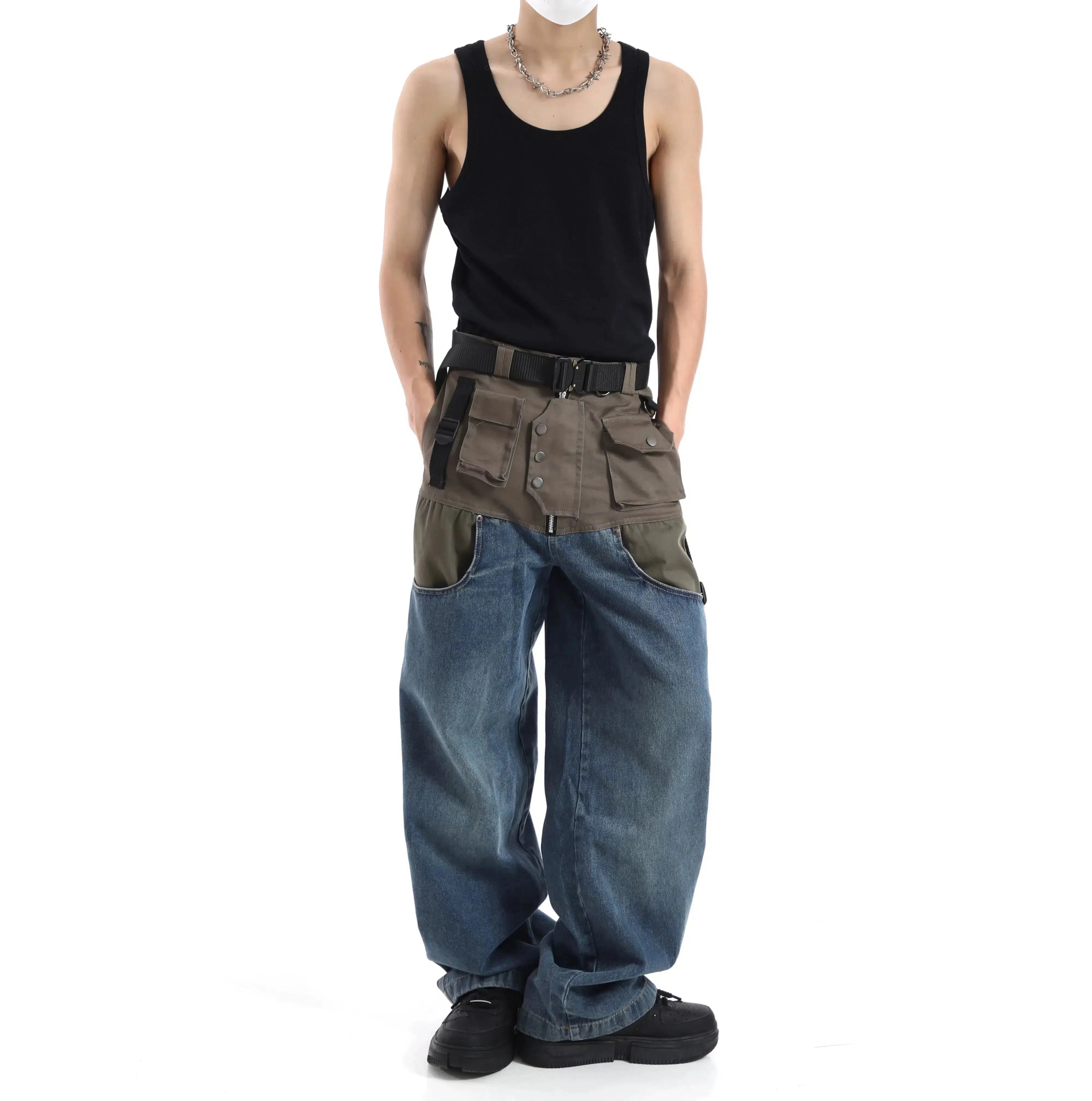 Straight - leg women jeans with a classic and timeless appealPanelled Stitching Pocket Wide-Leg Jeans