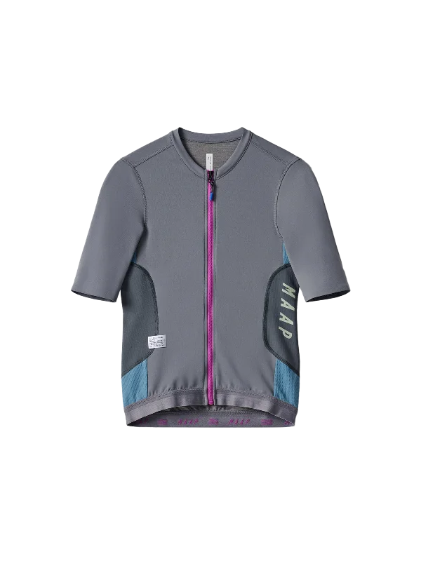 Women's jersey with a mesh panel for ventilationWomen's Alt_Road™ Jersey