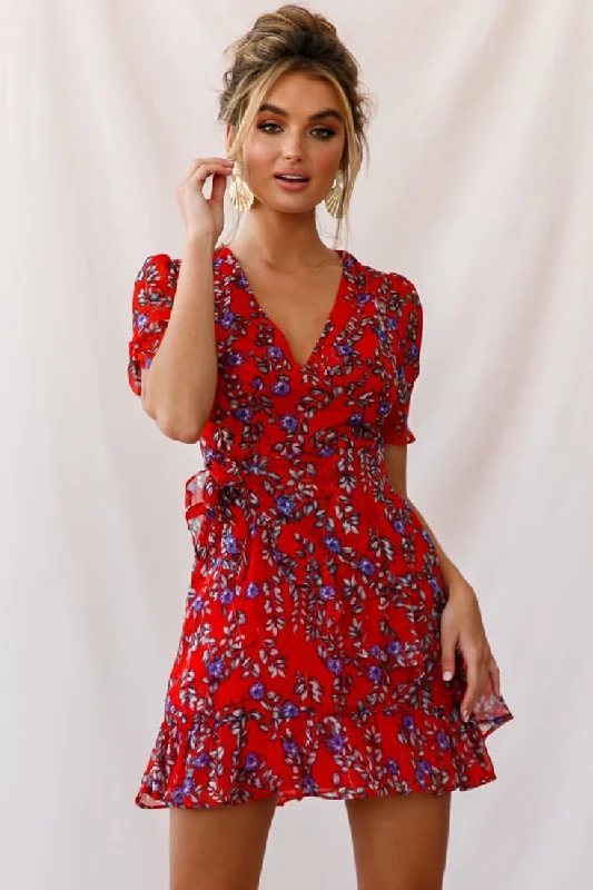 Plus Size Women Dress with a Flattering A - Line Cut for Comfort and StyleEdie V-Neck Chiffon Dress Red Plus Size Women Dress with a Flattering A - Line Cut for Comfort and StyleEdie V-Neck Chiffon Dress Red