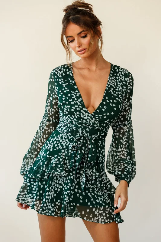 Shift Women Dress with a Simple and Classic Design for Everyday WearKerry Layered Balloon Sleeve Dress Flower Print Forest Green Shift Women Dress with a Simple and Classic Design for Everyday WearKerry Layered Balloon Sleeve Dress Flower Print Forest Green