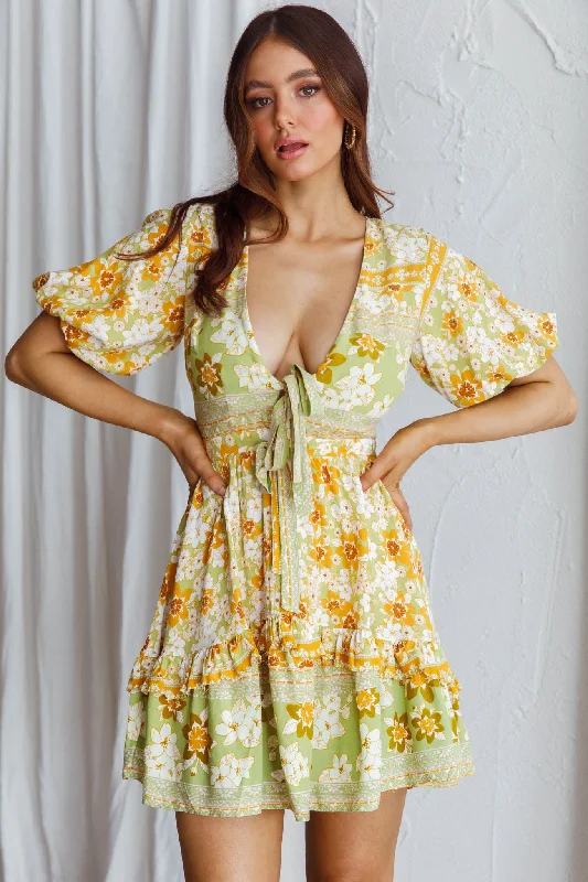 Pleated Women Dress with a Timeless and Elegant TextureRosy Tied Bust Mini Dress Floral Apple/Yellow Pleated Women Dress with a Timeless and Elegant TextureRosy Tied Bust Mini Dress Floral Apple/Yellow