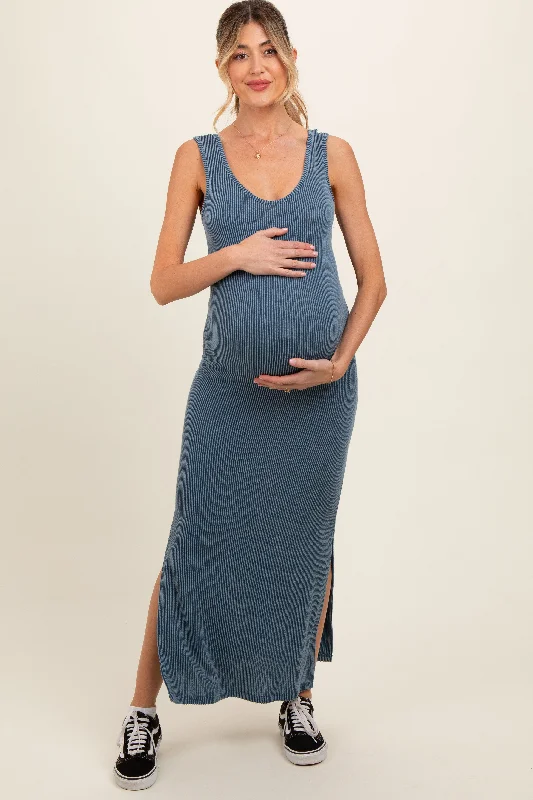 Midi dresses with gathered skirts for a full and flowing silhouetteBlue Ribbed Side Slit Maternity Maxi Dress