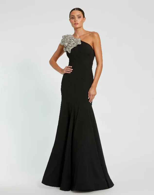 Maxi dresses with ribbed textures for a unique and tactile lookBlack Crepe One Shoulder Gown With Flower Maxi dresses with ribbed textures for a unique and tactile lookBlack Crepe One Shoulder Gown With Flower
