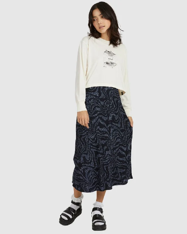Bermuda Women Shorts for a Classic and Sophisticated LookStrata Annika Skirt - Multi