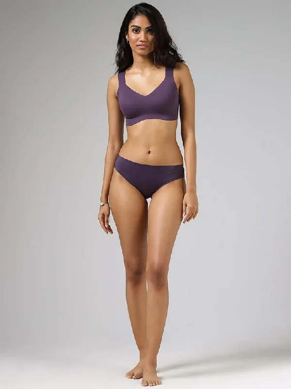 Cargo Women Shorts with Multiple Pockets for FunctionalityWunderlove Purple Invisible Brief