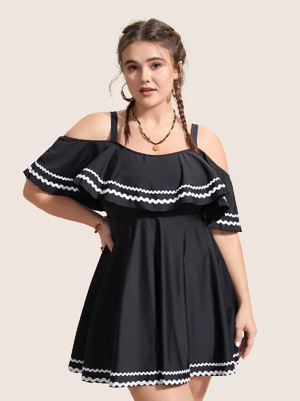 Swim sets with a reversible design for two looks in oneOne Shoulder Neck Woven Ribbon Swim Dress Swim sets with a reversible design for two looks in oneOne Shoulder Neck Woven Ribbon Swim Dress
